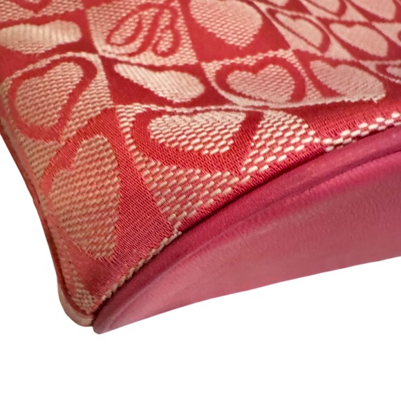 Brighton Pink Heart Logo Monogram Shoulder Bag Croc Trim Heart Charm
EUC 8x10x4" - Picture 3 of 13